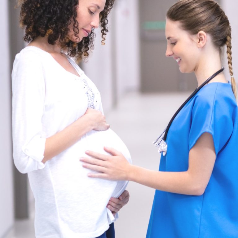 אחות פרטית לטיפול והשגחה אחרי לידה